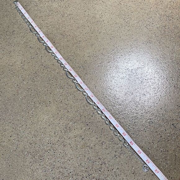 Trifari Crown Silver Oval Mixed Size Chain Link Necklace - Picture 6 of 9